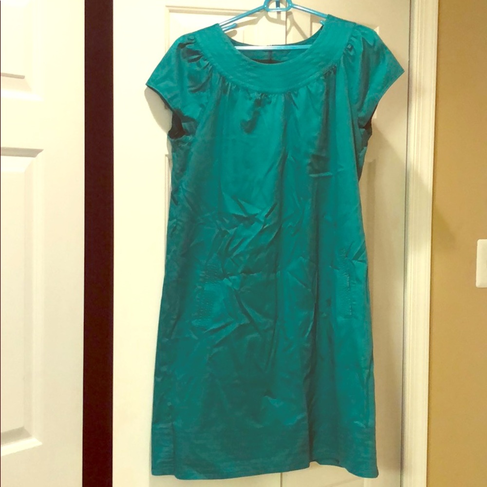 Cap sleeved summer green cotton dress